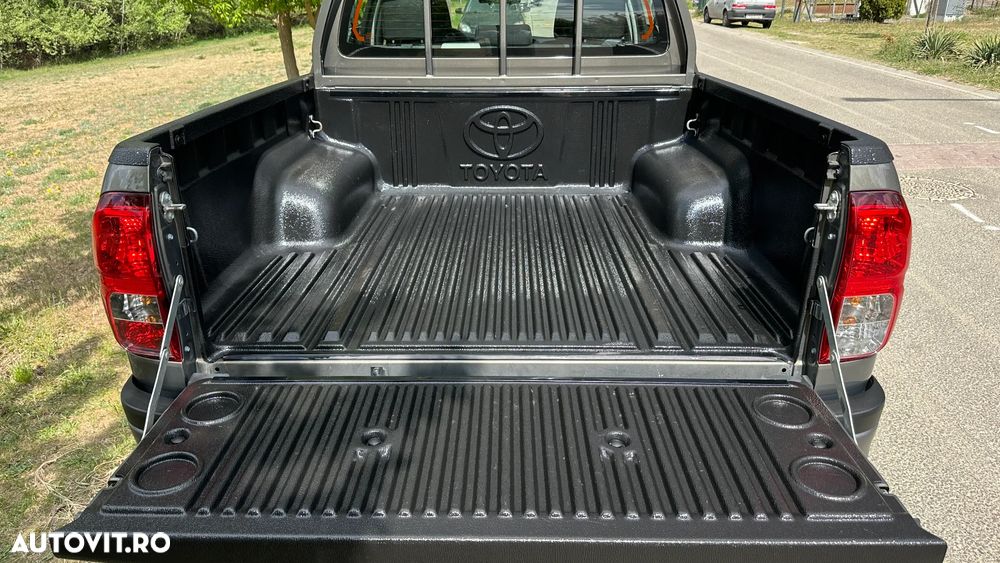 Toyota Hilux 2.4D 150CP 4x4 Double Cab 6MT Style - 5
