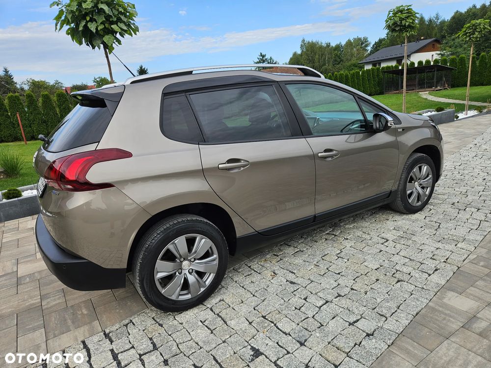 Peugeot 2008 1.2 Pure Tech Signature - 22