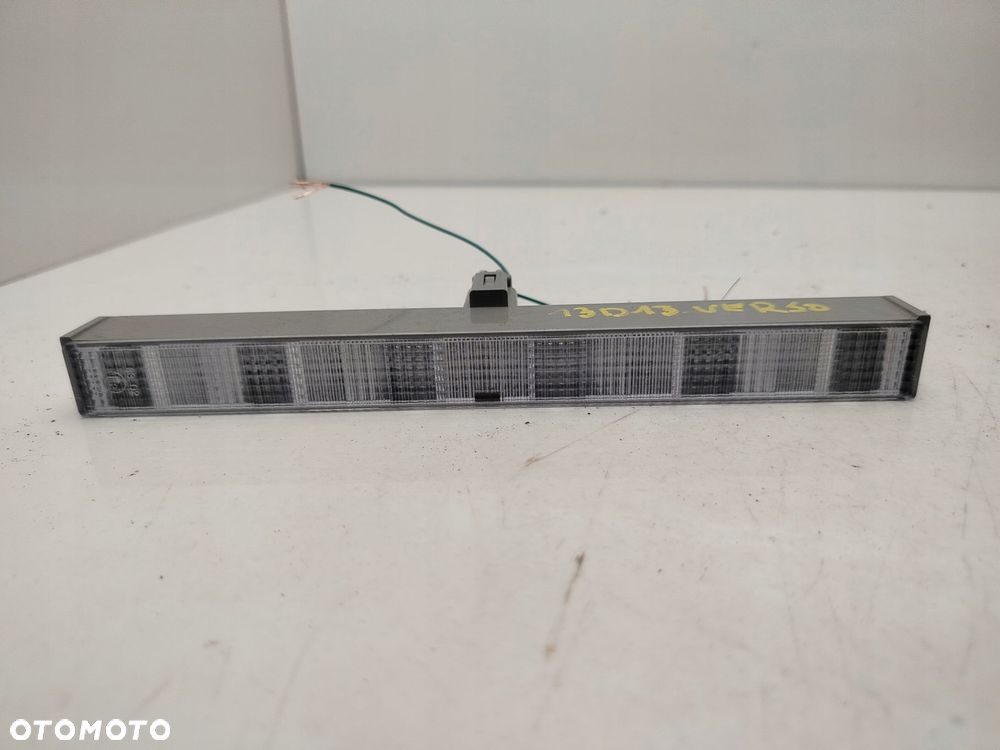 toyota verso lift 13r- trzecie światło stop stopu 81570-05100 - 1