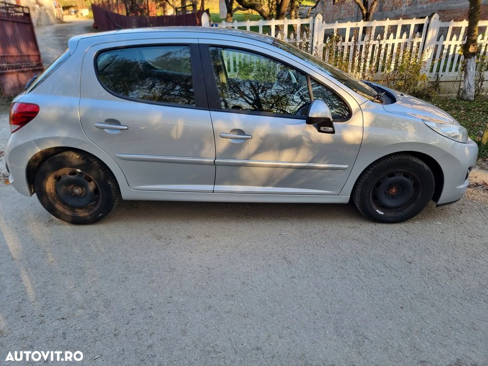 Peugeot 207 90 HDi FAP (Blue Lion) Premium - 21