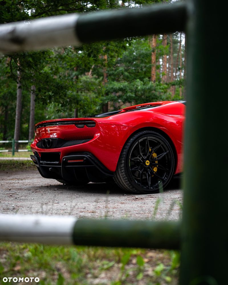 Ferrari 296 GTS - 12