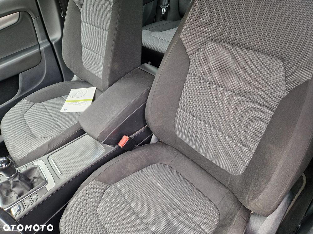 Volkswagen Passat Variant 2.0 Blue TDI SCR Comfortline - 11