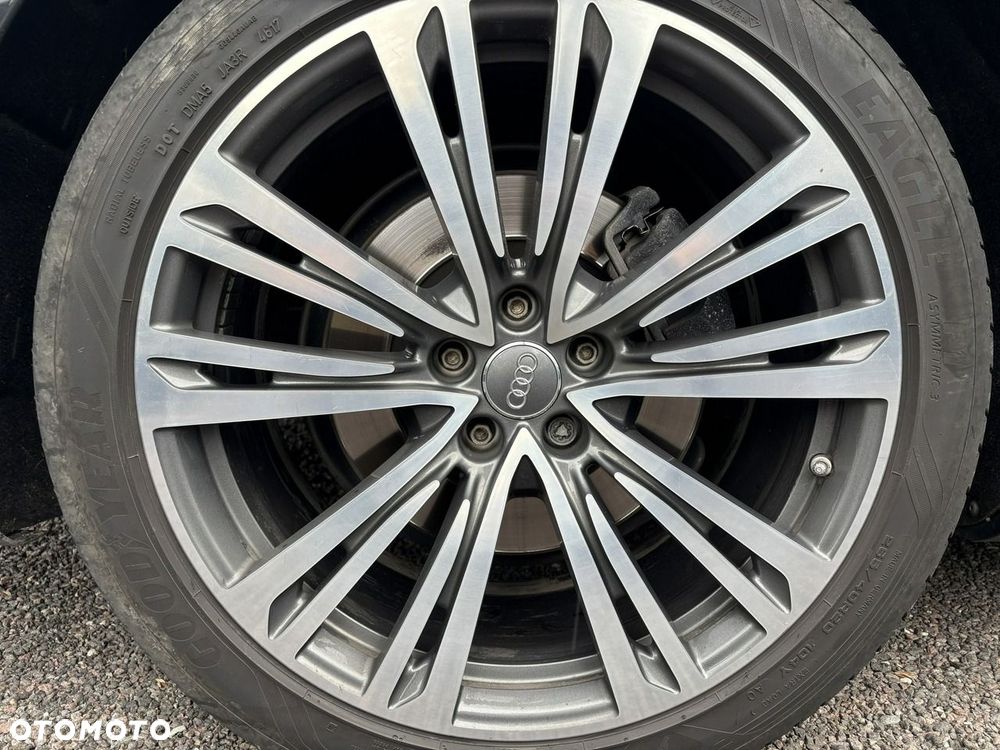 Audi A8 - 17