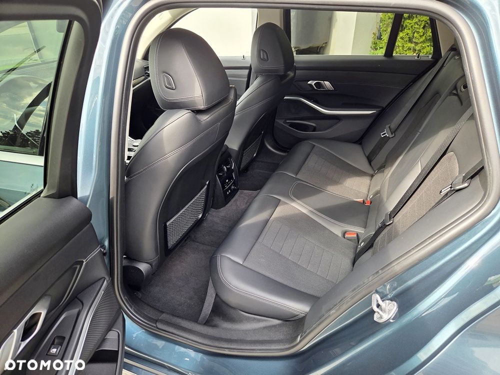 BMW Seria 3 - 34