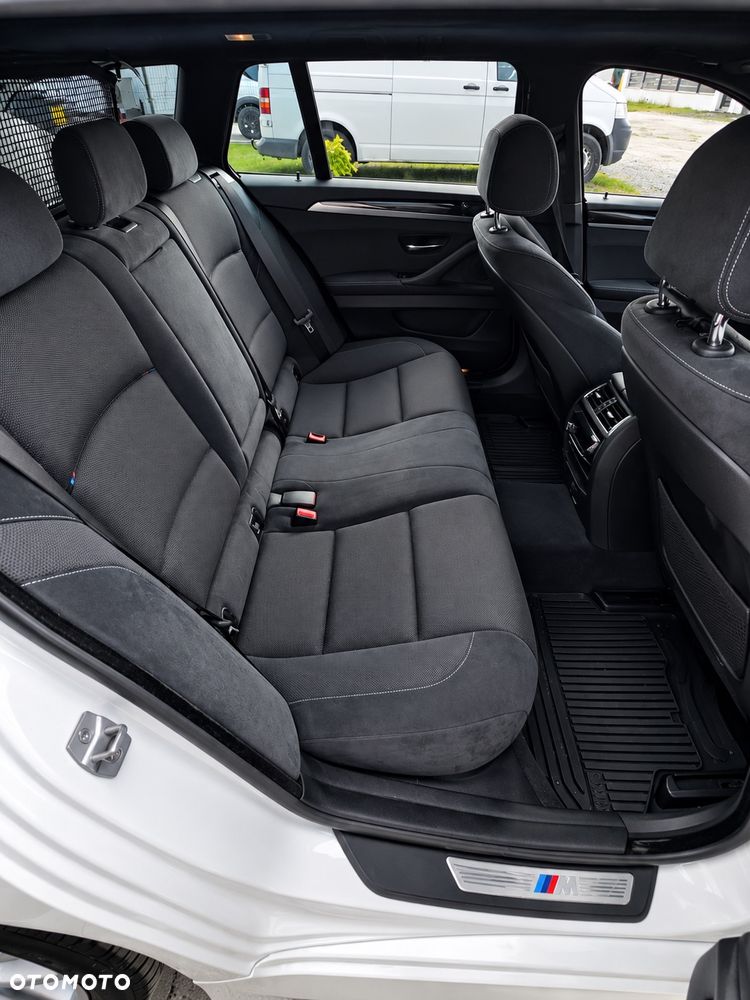 BMW Seria 5 525d xDrive - 15
