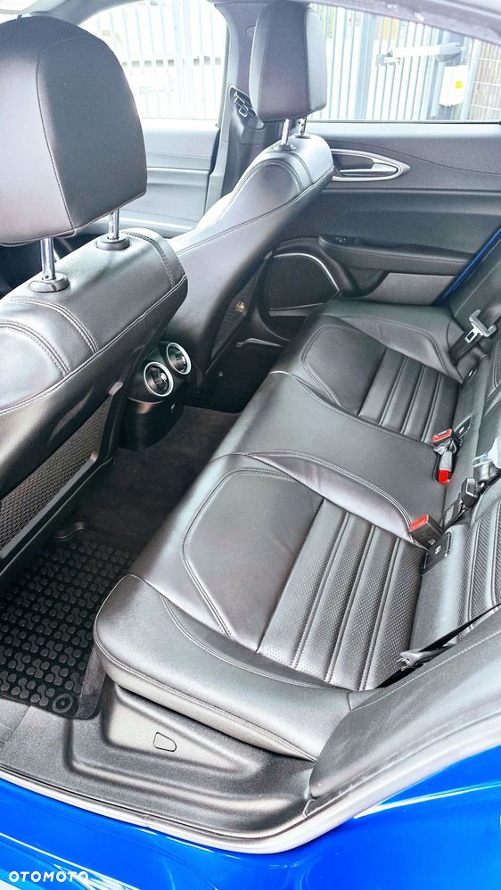 Alfa Romeo Giulia 2.0 Turbo Veloce Q4 - 11