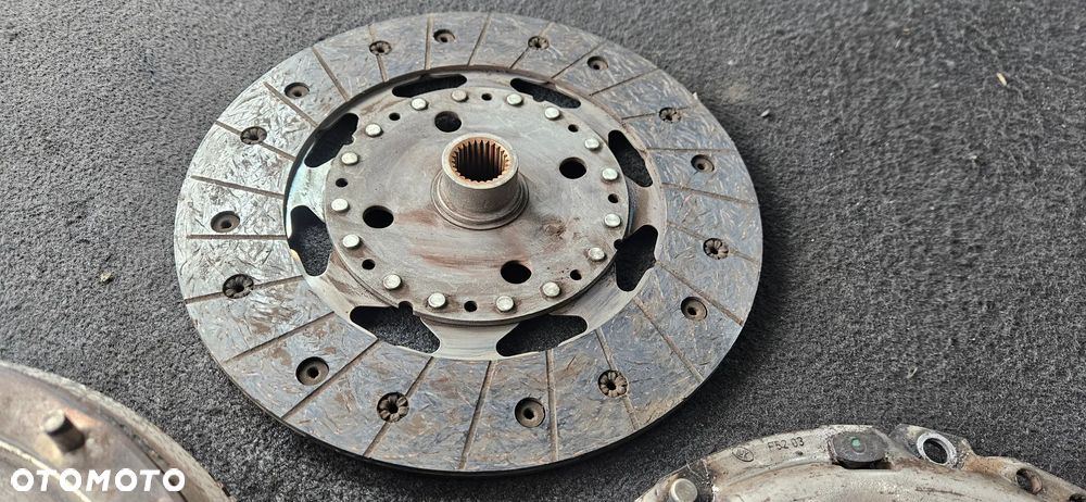 Sprzęgło dwumasowe tarcza docisk Peugeot 308 3008 508 Citroen C4 II B7 1,6 E- HDI - 4