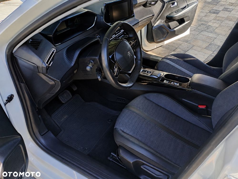 Peugeot 208 Allure - 8
