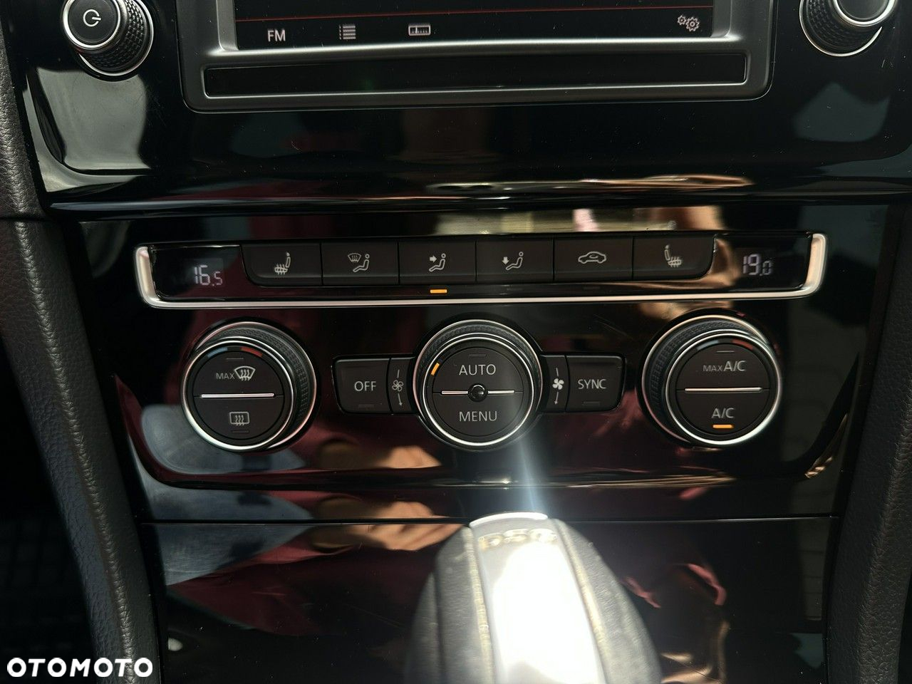 Volkswagen Golf - 16