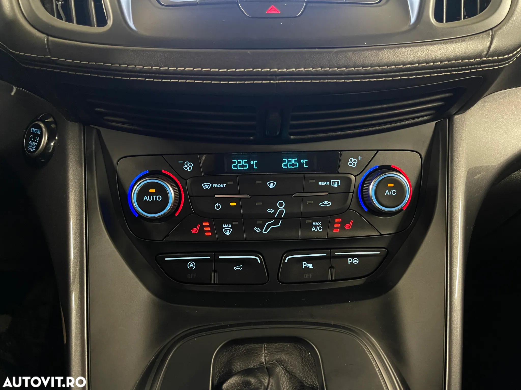 Ford Kuga 2.0 TDCi 4WD Powershift Vignale - 20