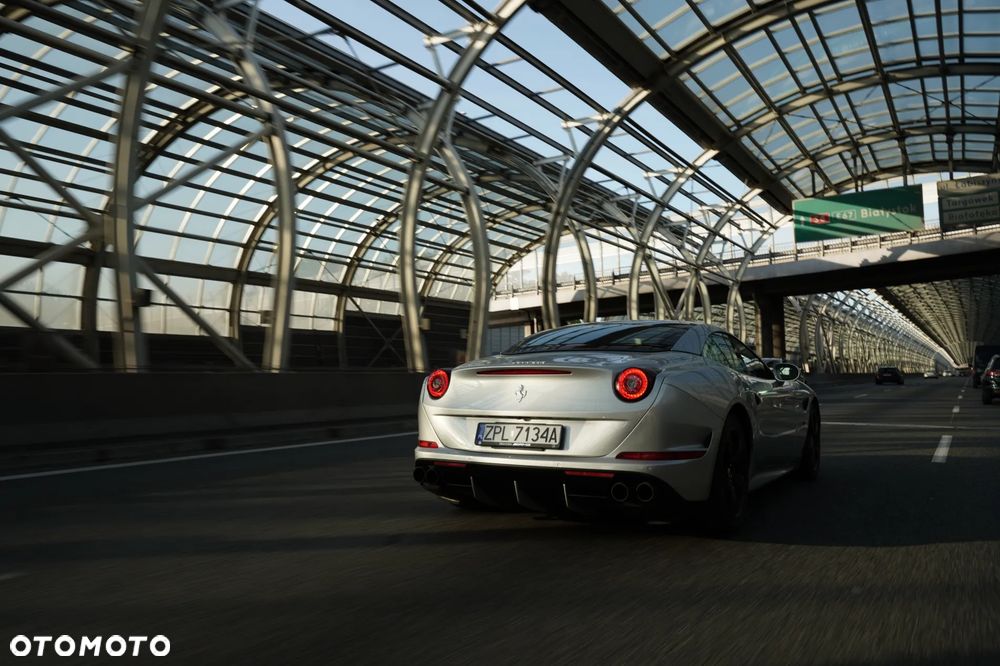 Ferrari California T - 14