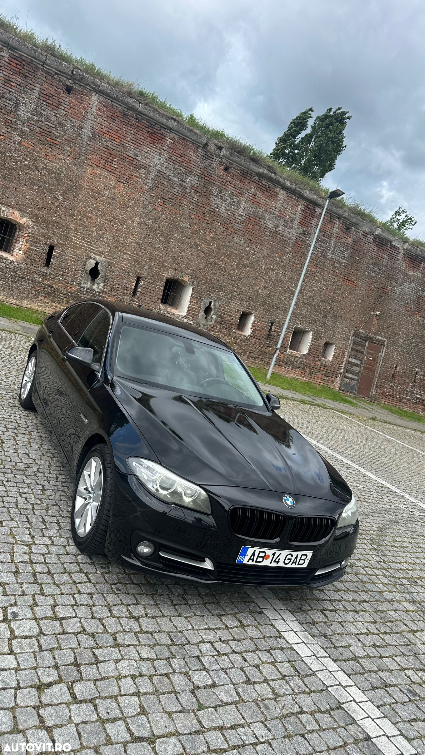 BMW Seria 5 520d xDrive - 4