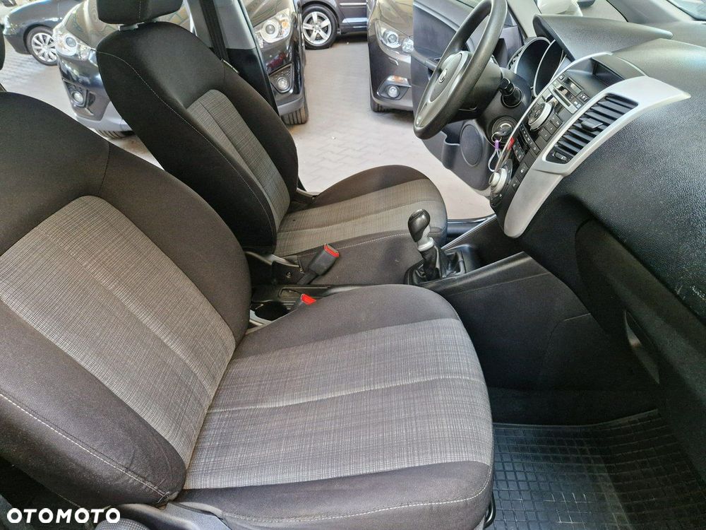 Kia Venga - 21
