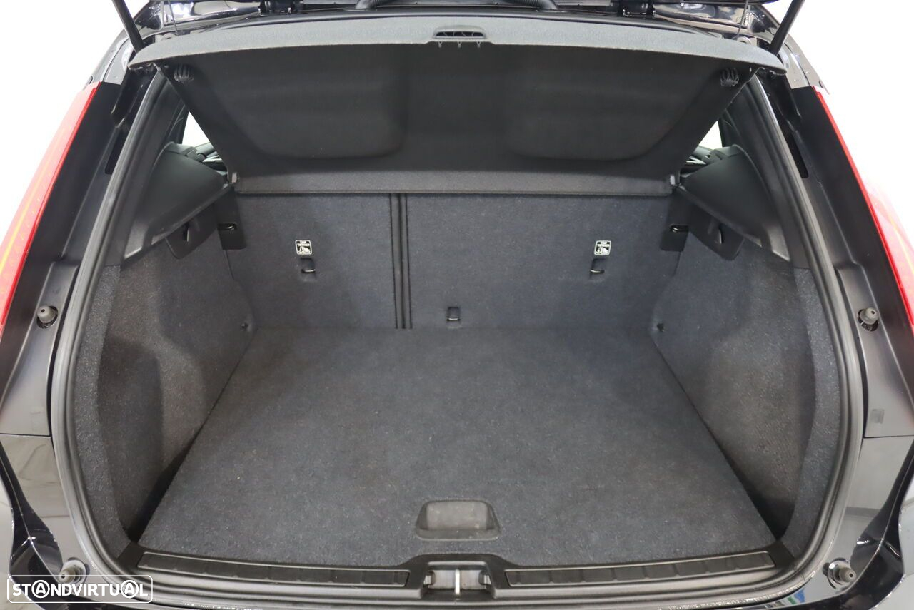 Volvo XC 40 2.0 D3 Momentum - 28