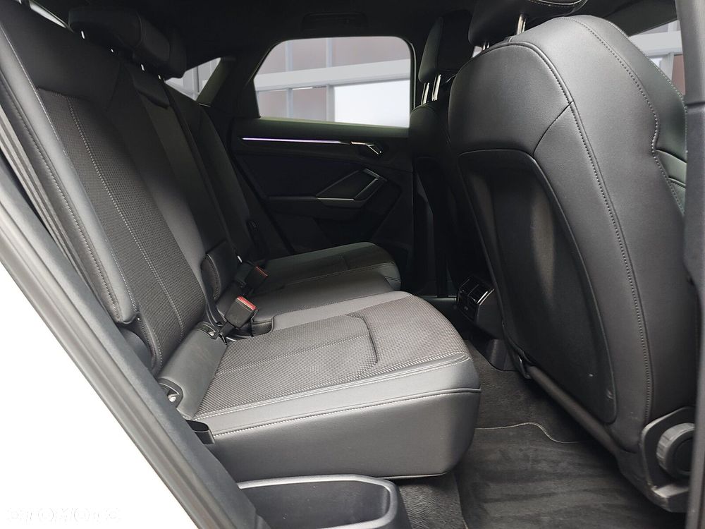 Audi Q3 Sportback - 12