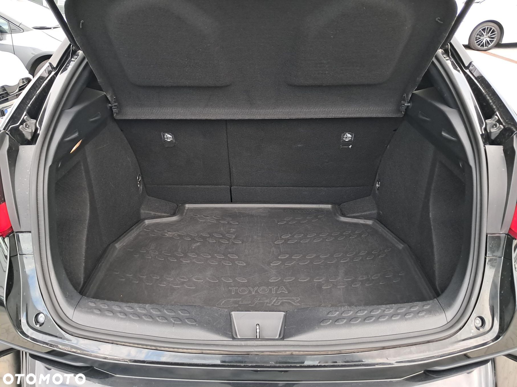 Toyota C-HR - 11