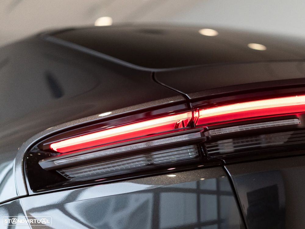 Porsche Macan Electric 4 - 20