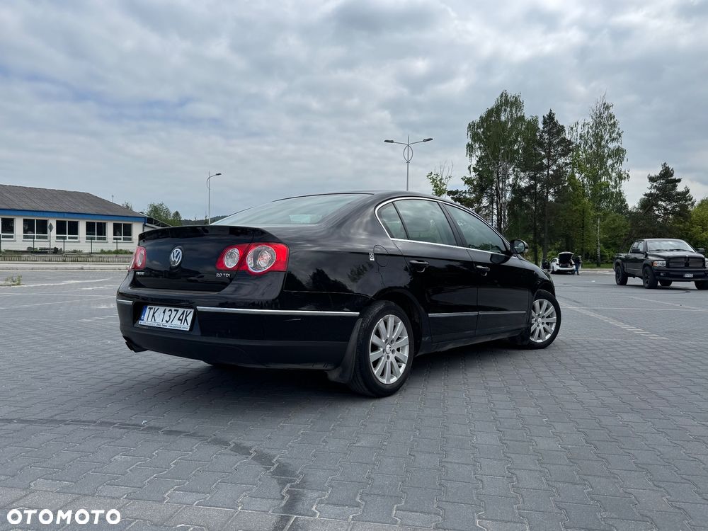 Volkswagen Passat 2.0 TDI Comfortline - 6