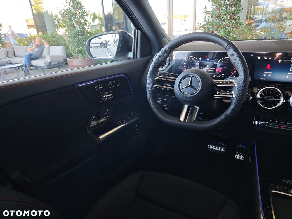 Mercedes-Benz GLA - 15