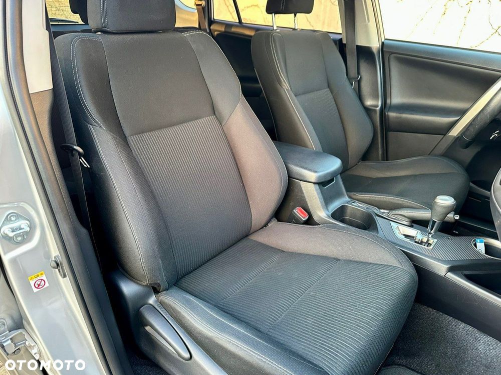 Toyota RAV4 - 8