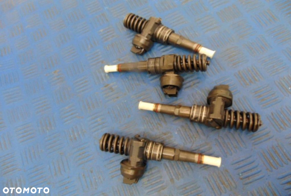 VOLKSWAGEN BORA 1.9D WTRYSKIWACZ DIESEL 4SZT KOMPLET 0414720215 - 3