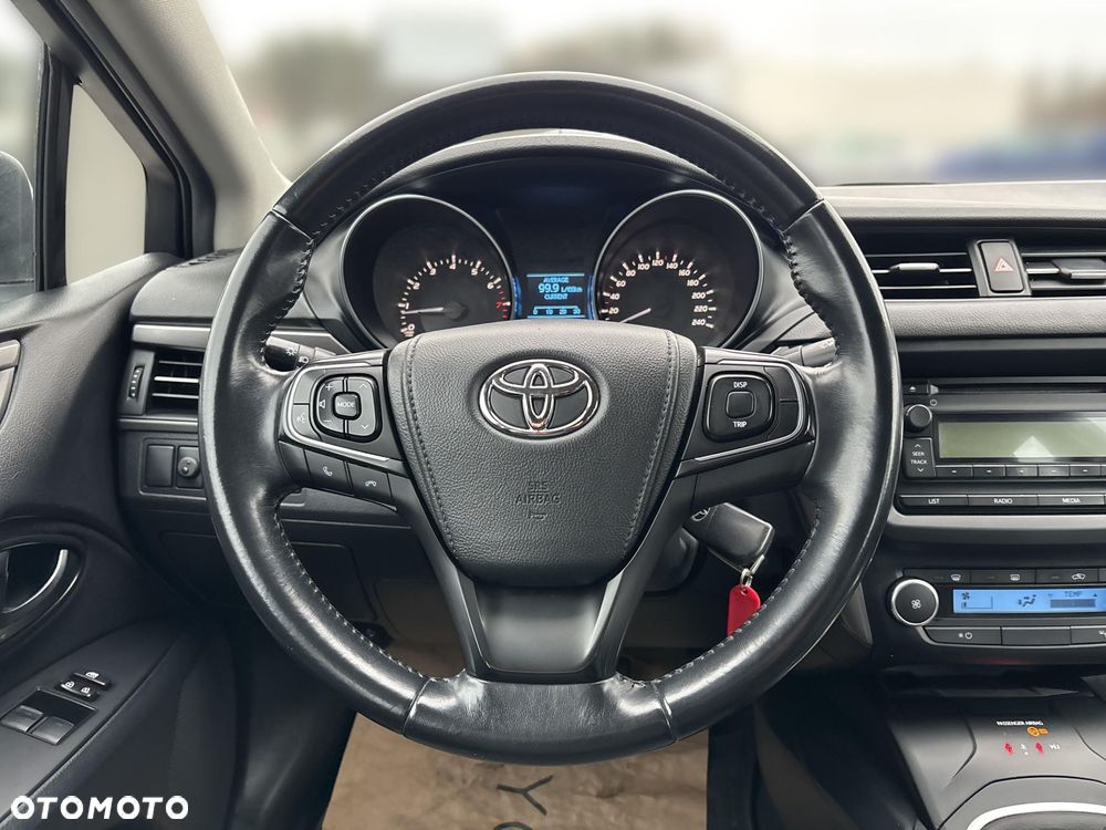 Toyota Avensis 1.8 Active - 16