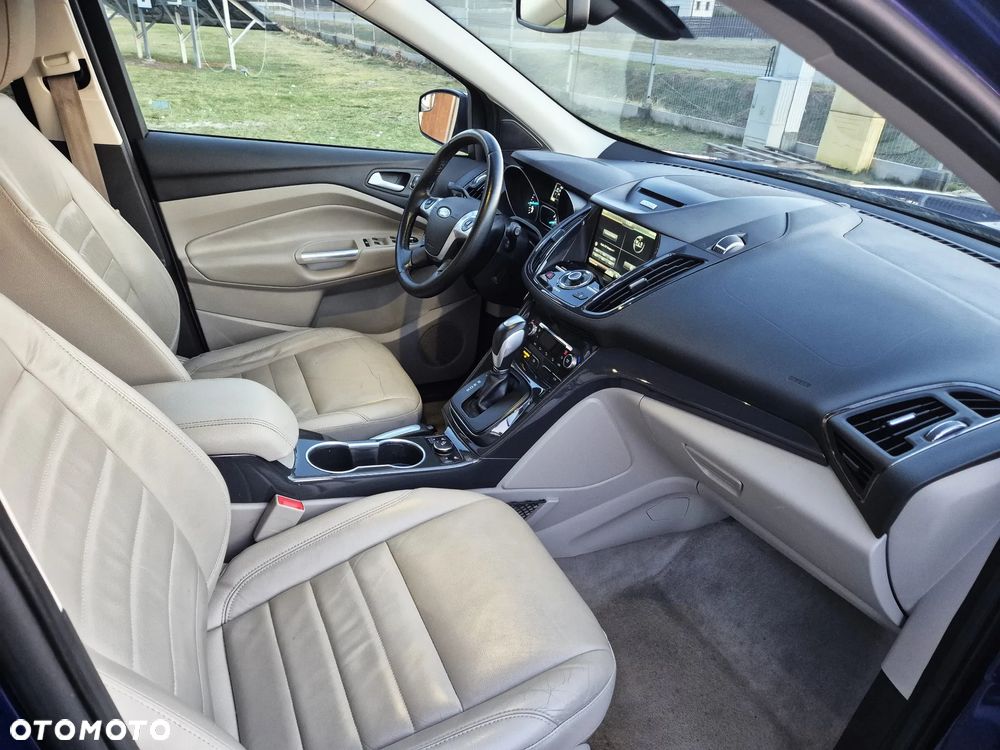 Ford Escape 2.0 EcoBoost AWD Titanium - 12