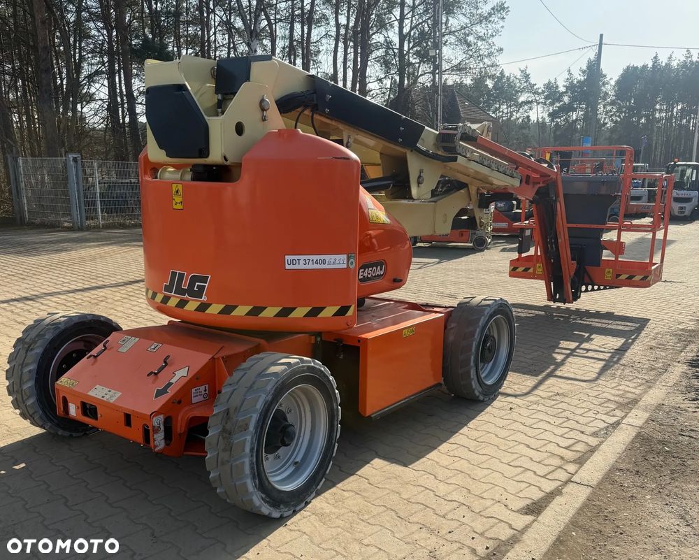 JLG E450AJ - 6