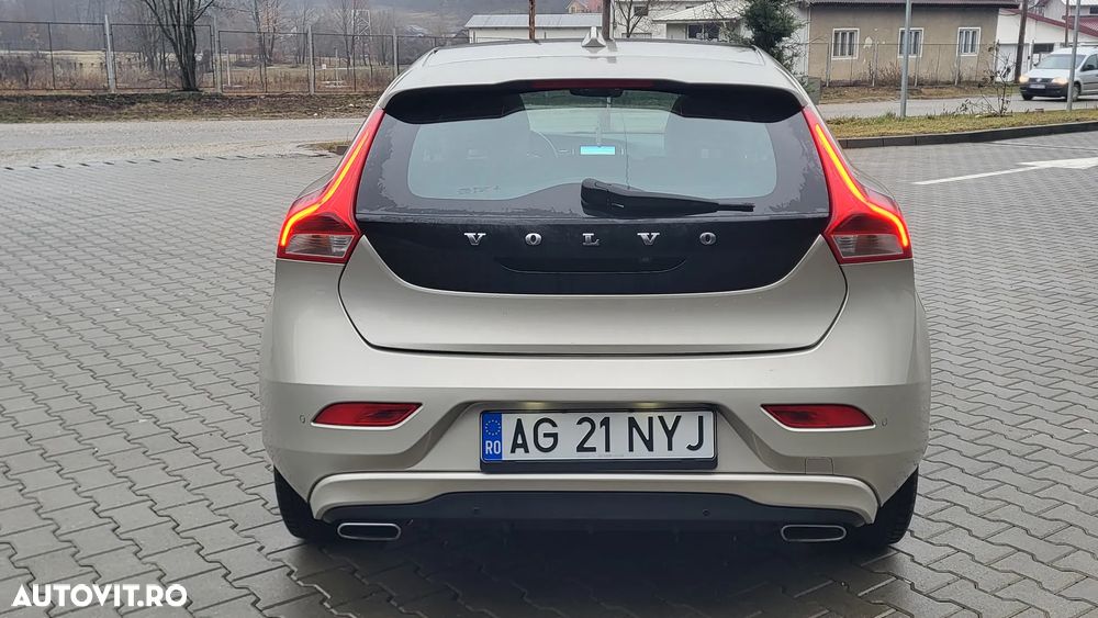 Volvo V40 - 10
