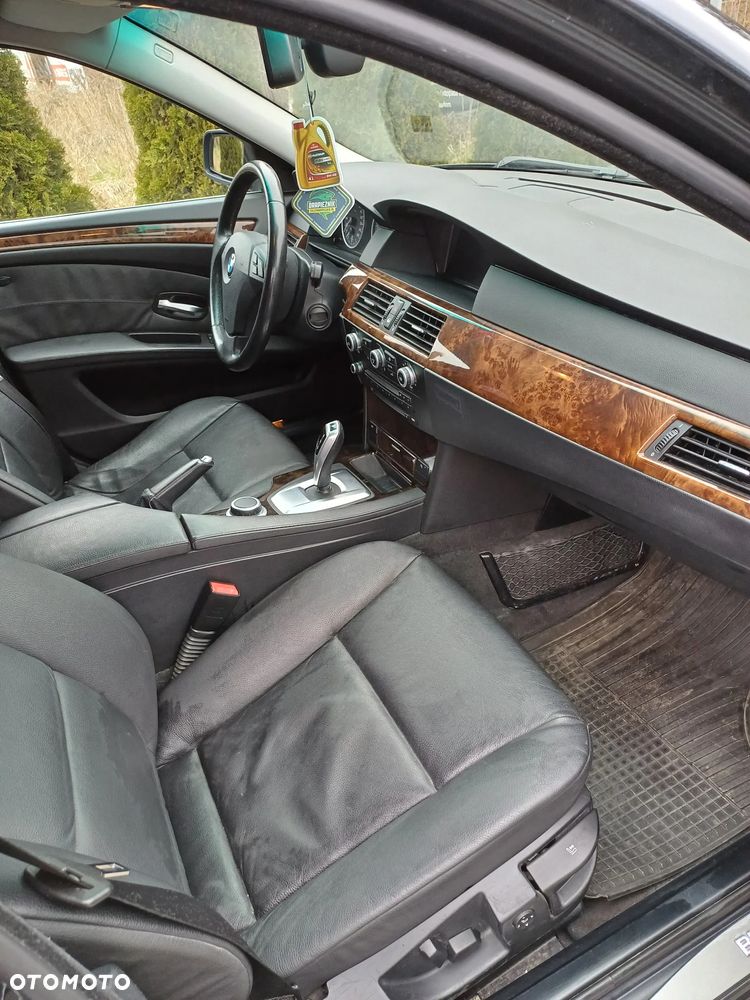 BMW Seria 5 530d xDrive - 7