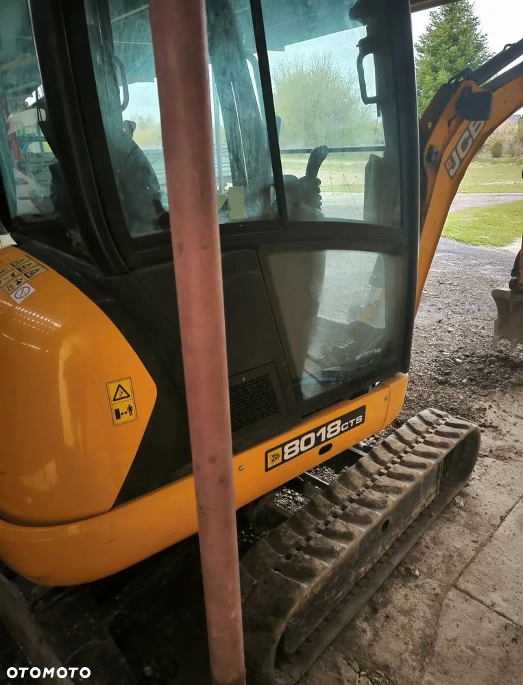 JCB 8018 - 7