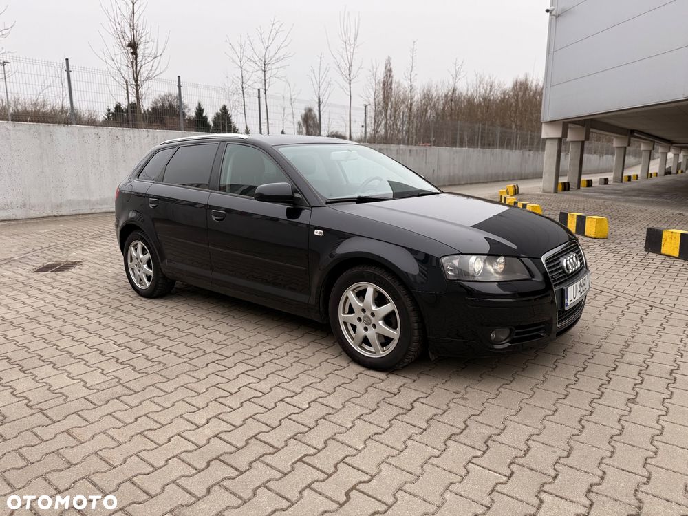 Audi A3 Sportback 2.0 TFSI quattro Ambiente - 2