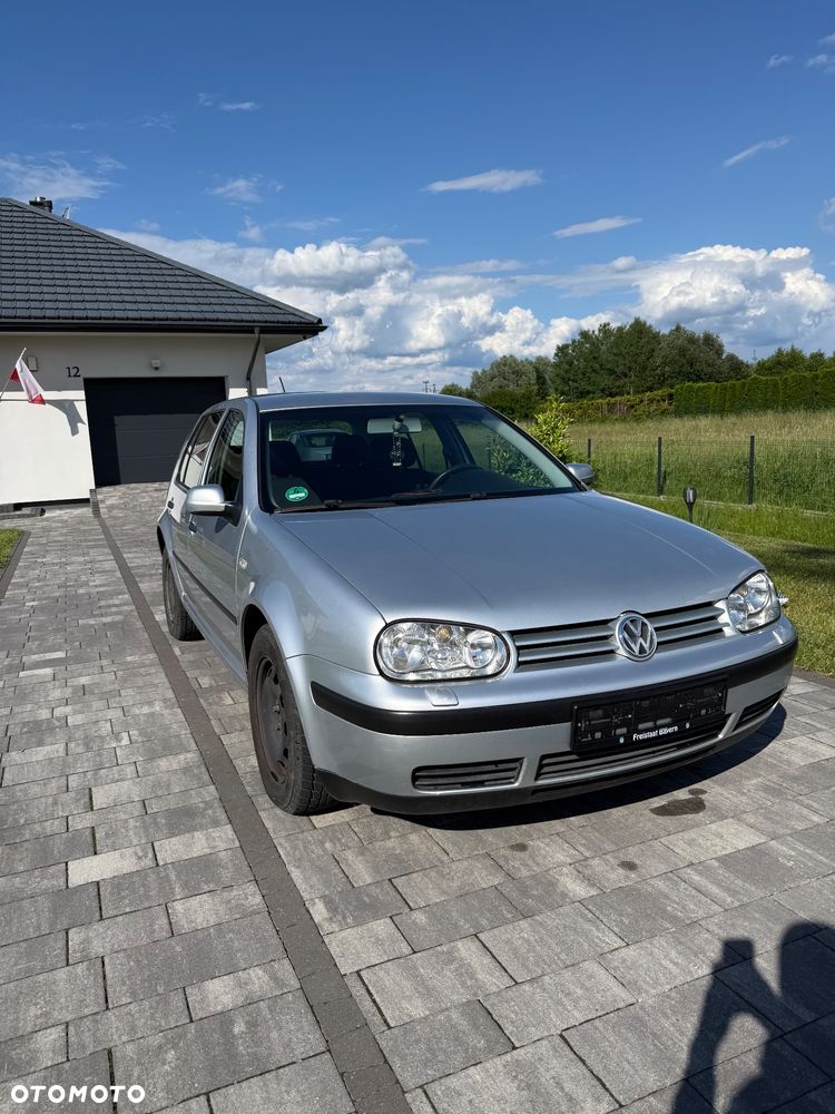 Volkswagen Golf 1.6 Basis - 2