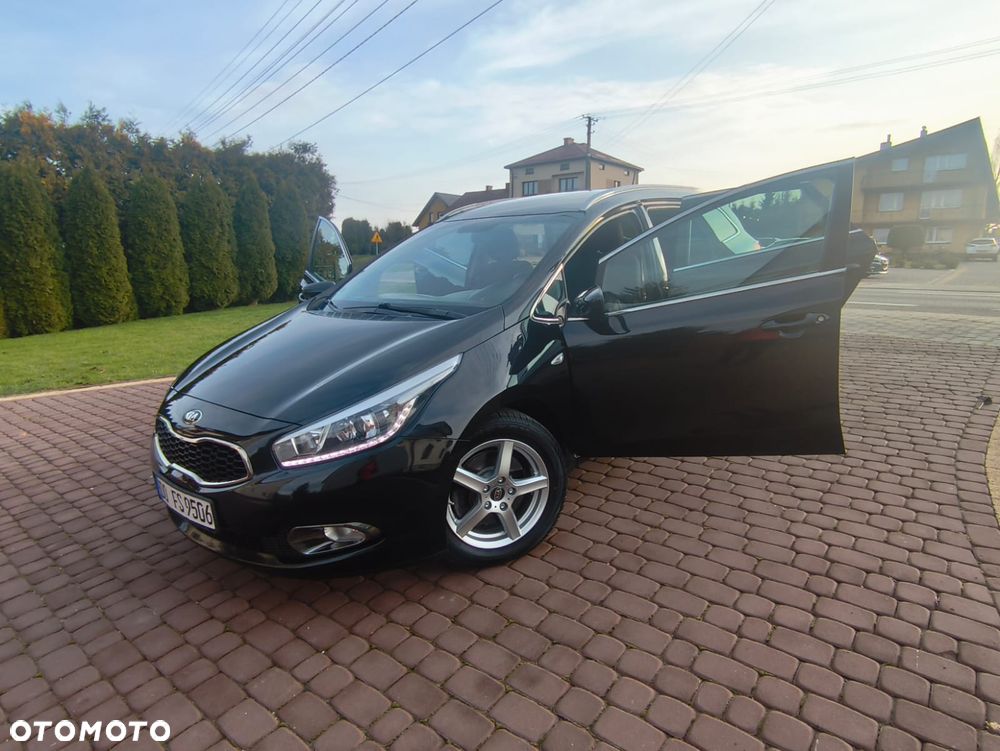 Kia Ceed 1.6 GDI Dream Team Edition - 12