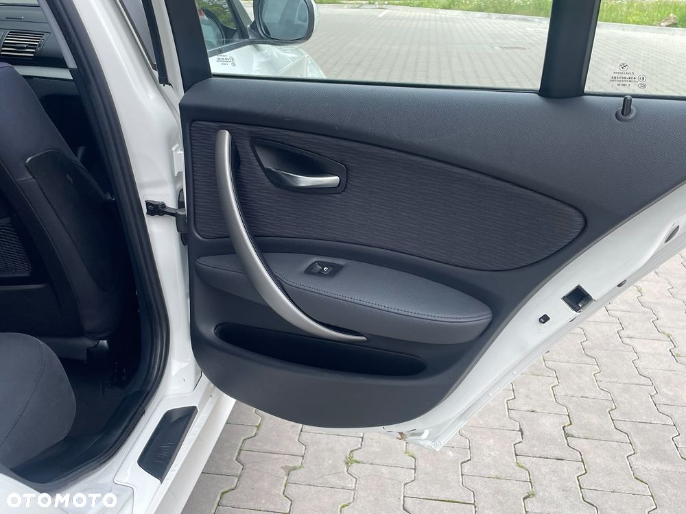 BMW Seria 1 116d DPF Edition Sport - 16