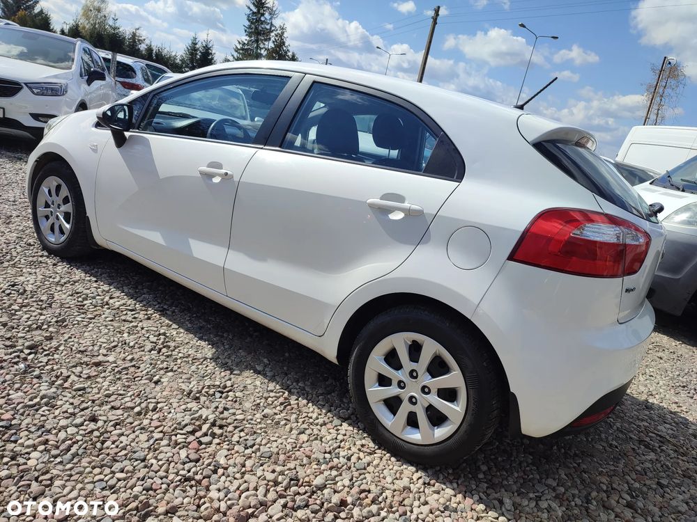 Kia Rio 1.2 Dream Team Edition - 6