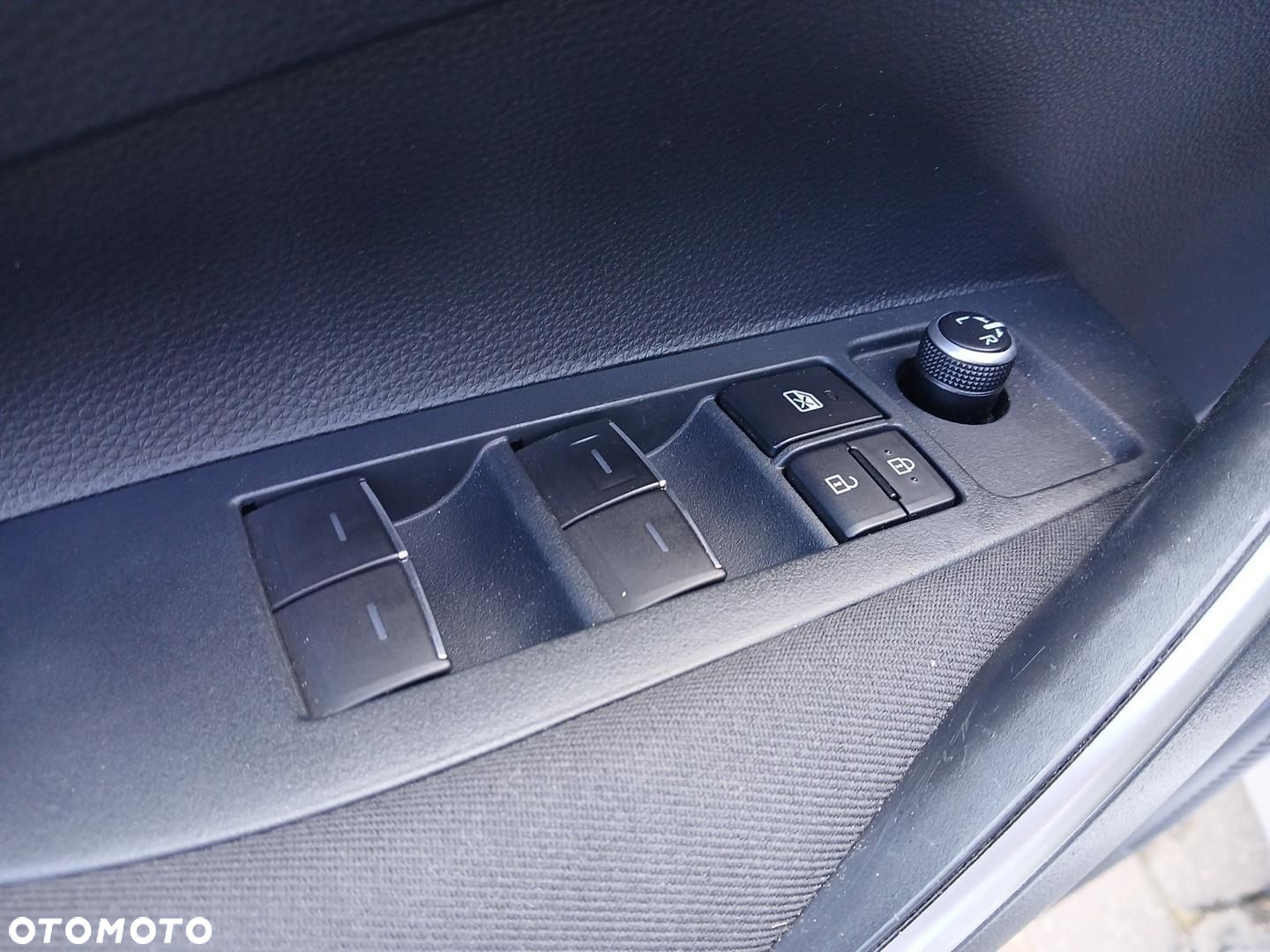 Toyota Corolla 1.8 Hybrid Comfort - 20