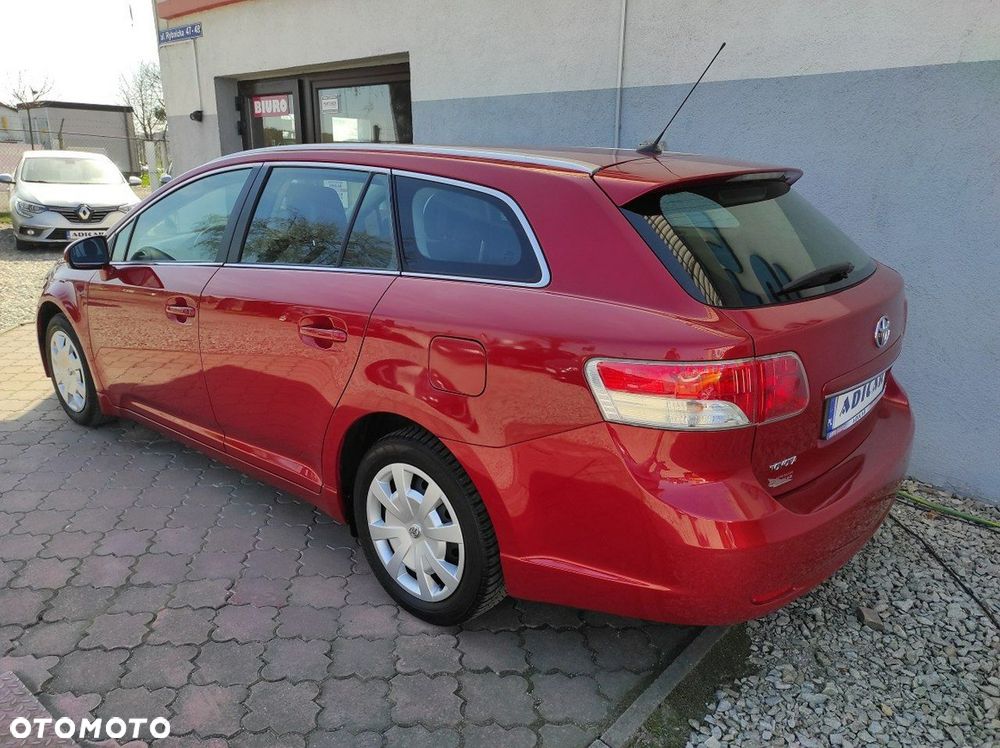Toyota Avensis - 4