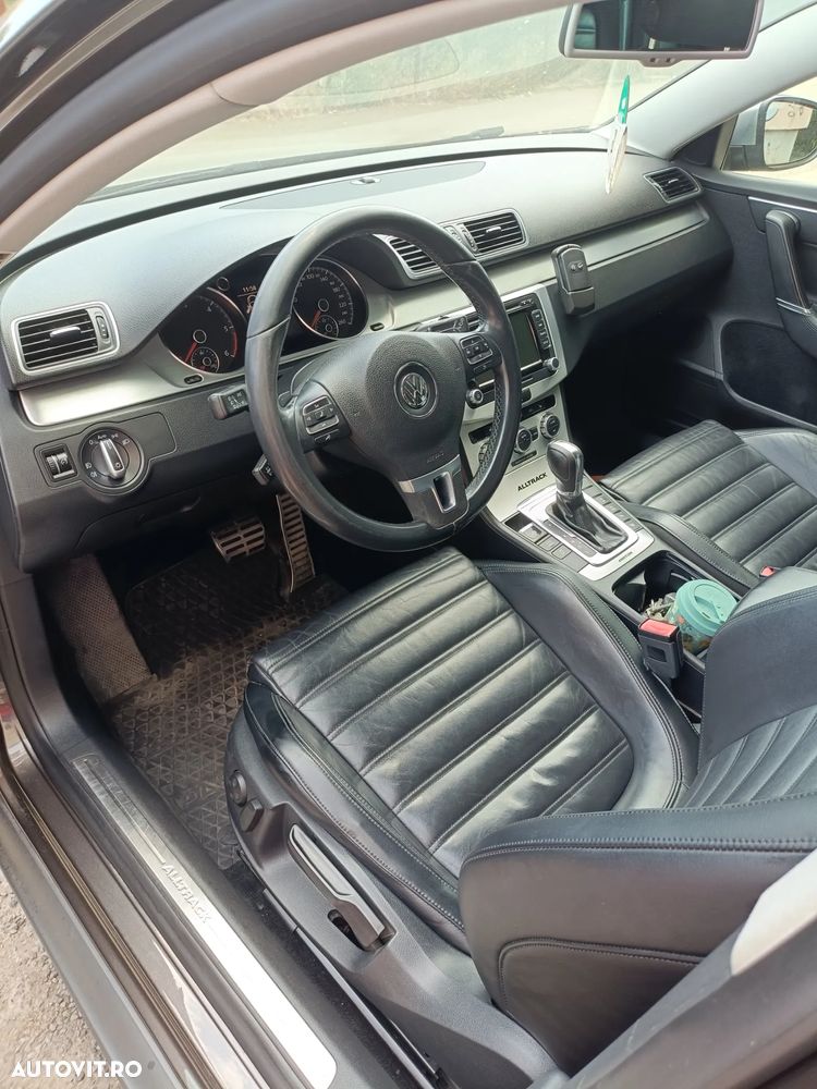 Volkswagen Passat Alltrack 2.0 TDI 4Motion DSG BlueMotion Tec - 4