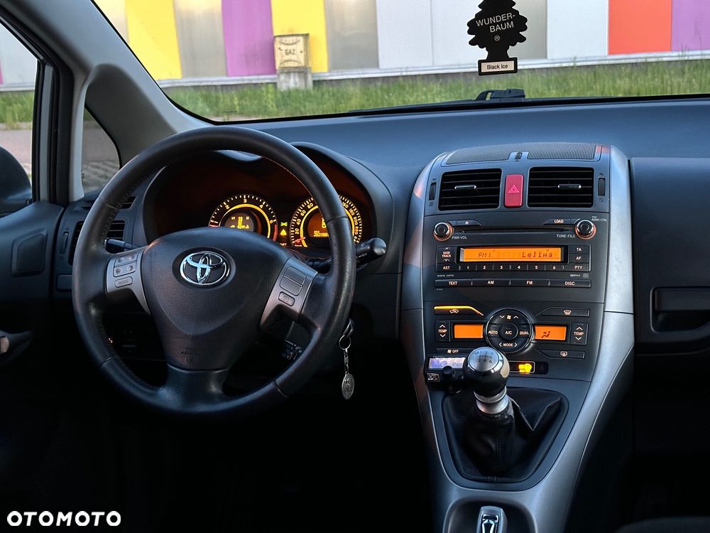 Toyota Auris - 5