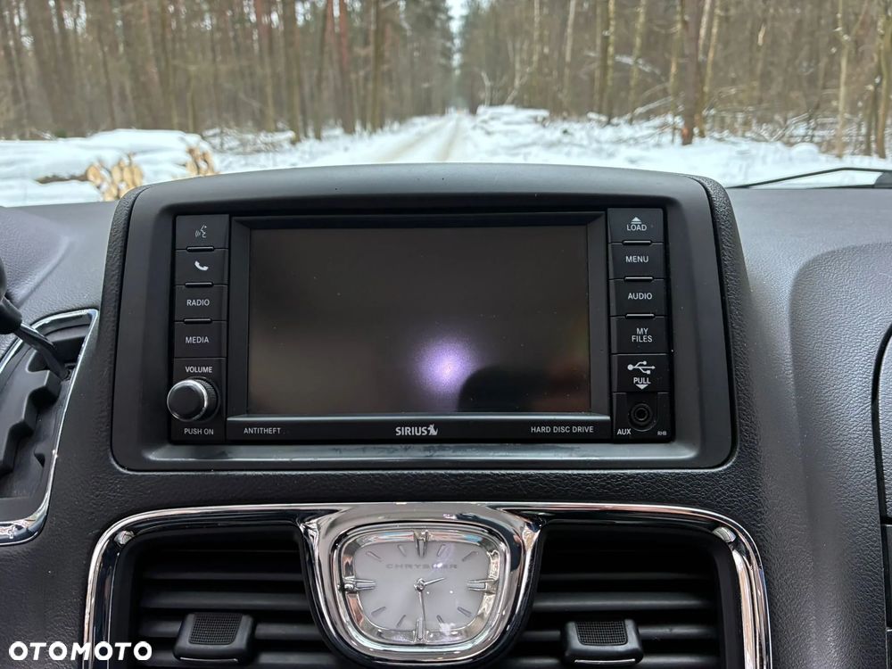 Chrysler Town & Country 3.6 Limited - 25