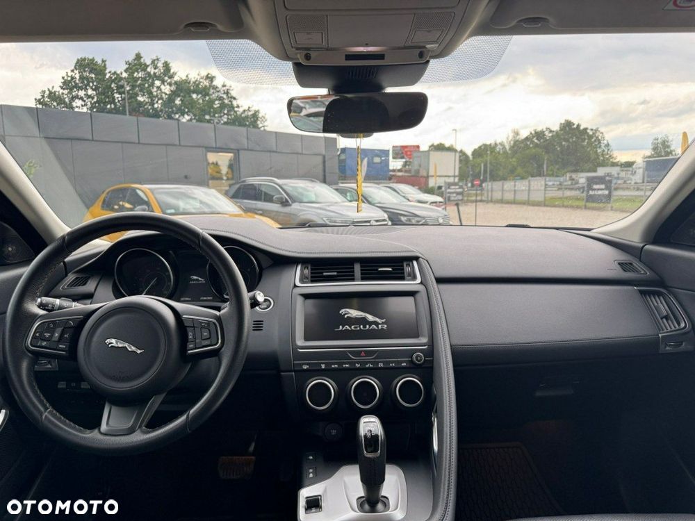 Jaguar E-Pace - 12