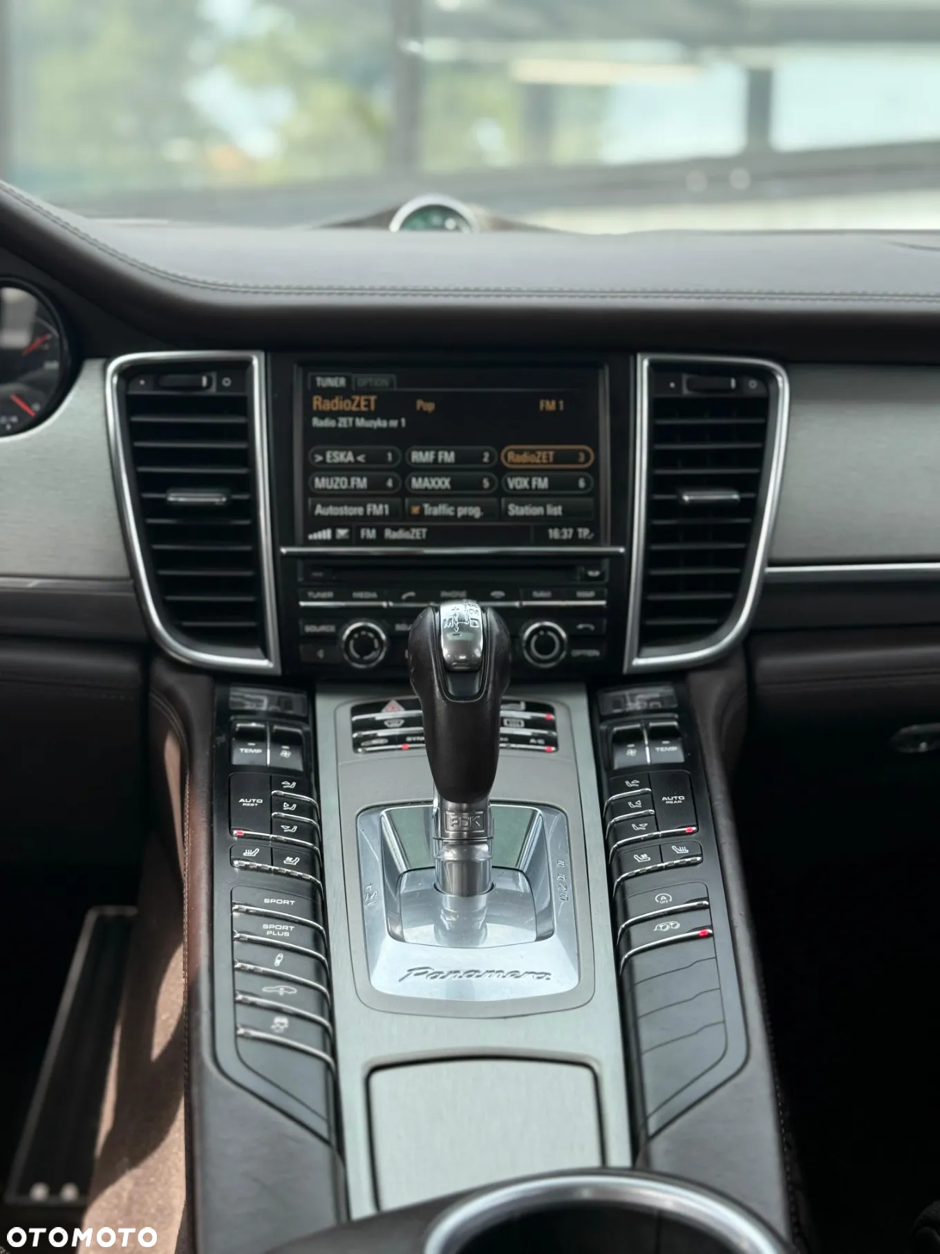 Porsche Panamera GTS PDK - 18