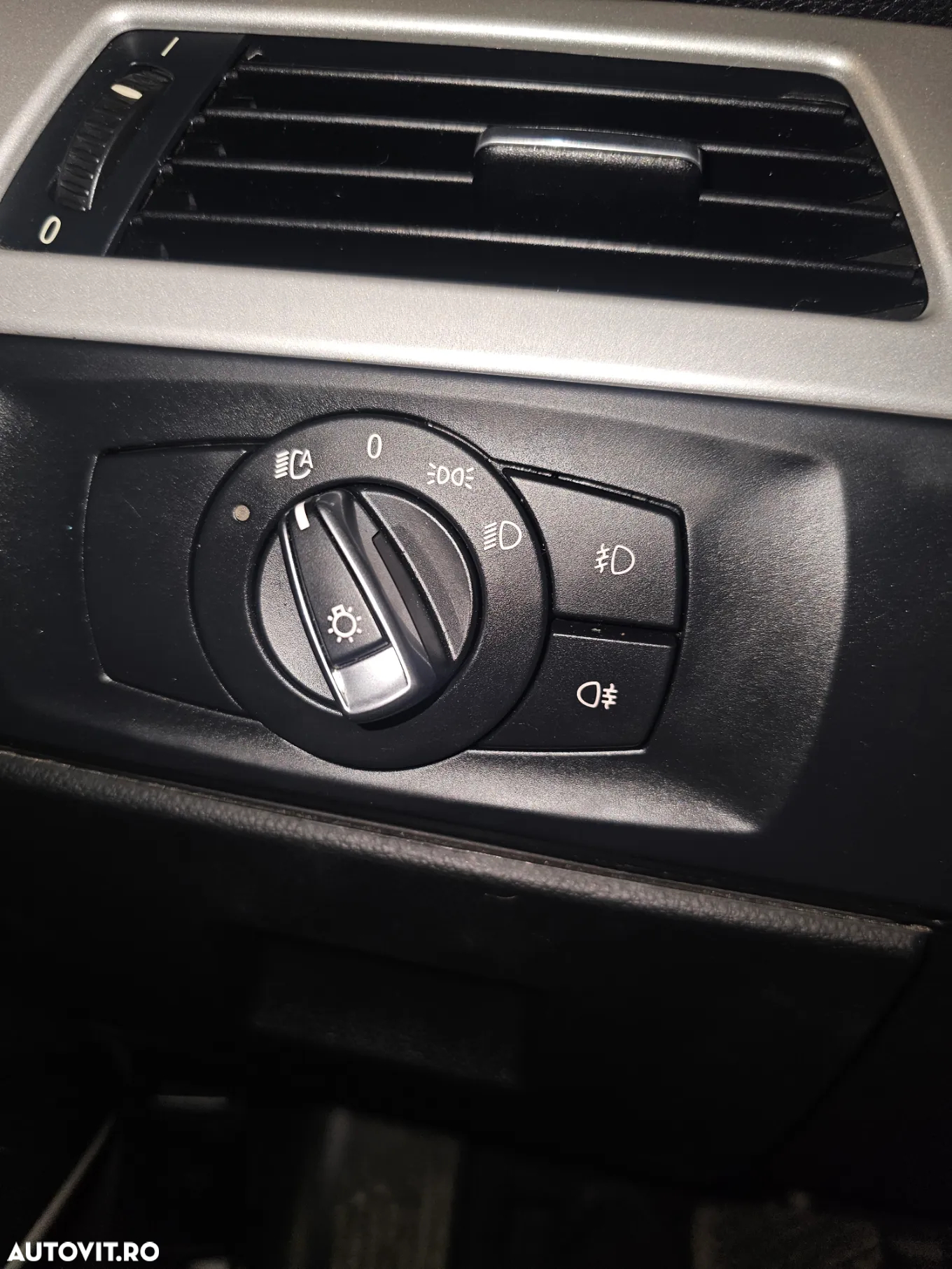 BMW Seria 3 318d DPF Touring Aut. Edition Sport - 18