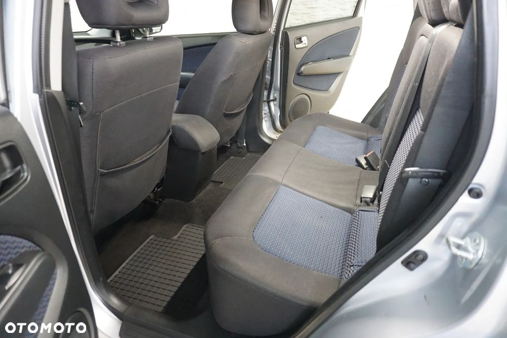 Mitsubishi Outlander 2.0 4WD Invite - 30
