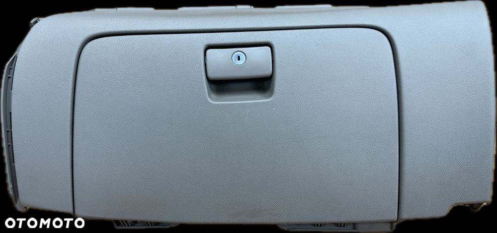 P9 GMC YUKON XL IV 2015 - SCHOWEK PASAŻERA PRZÓD PRZEDNI 22883562 - 1