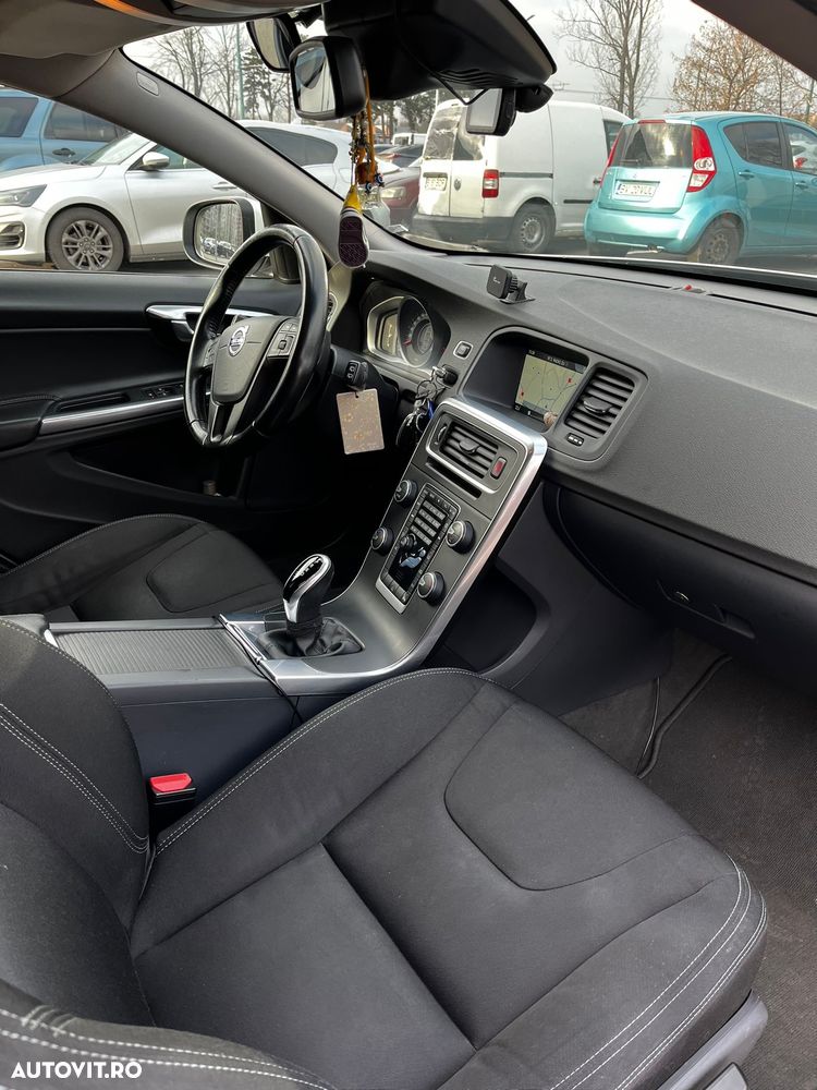 Volvo V60 D2 Geartronic Momentum - 12