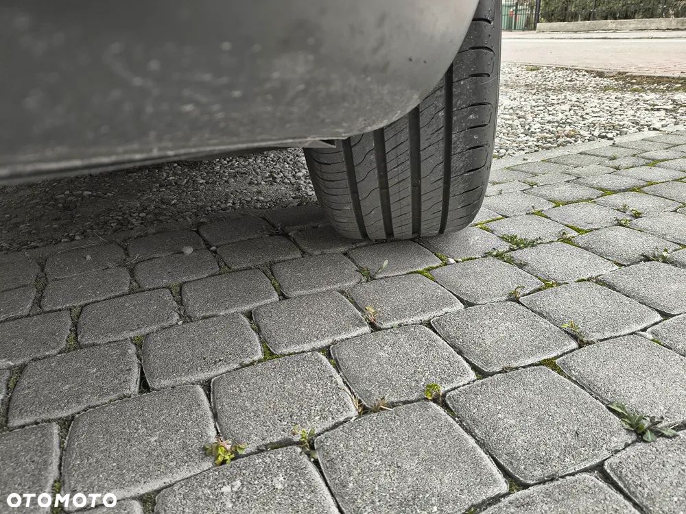 Volkswagen Passat 2.0 TDI DPF Comfortline - 18