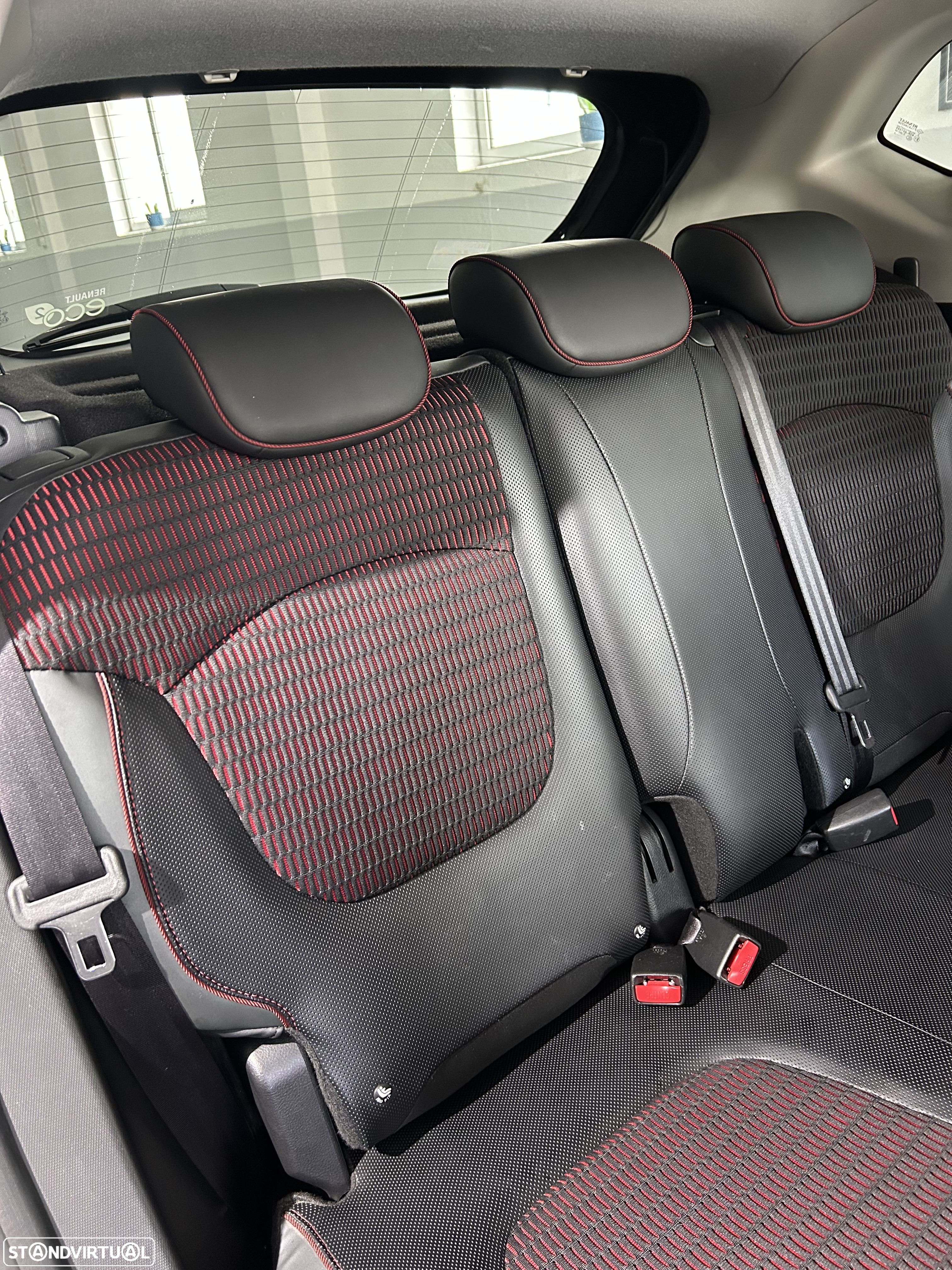 Renault Captur 1.5 dCi Helly Hansen - 16