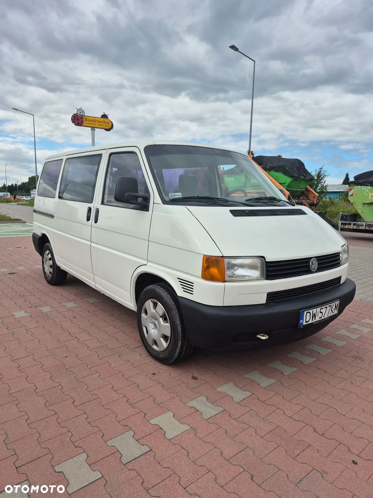 Volkswagen Transporter - 1